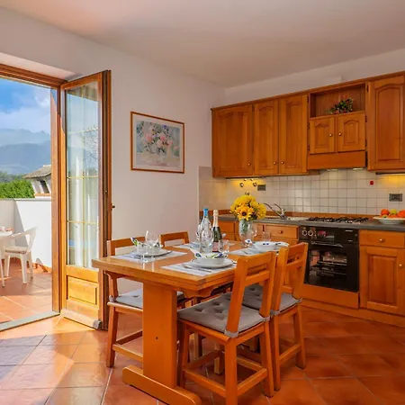 Vela Apartamento Colico